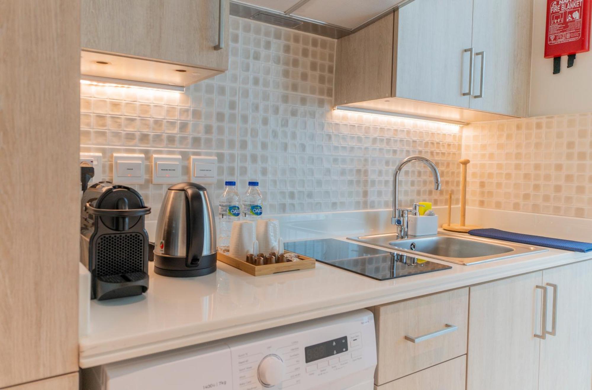 Studio With Private Beach Access At Palm Jumeirah Dubai Ngoại thất bức ảnh